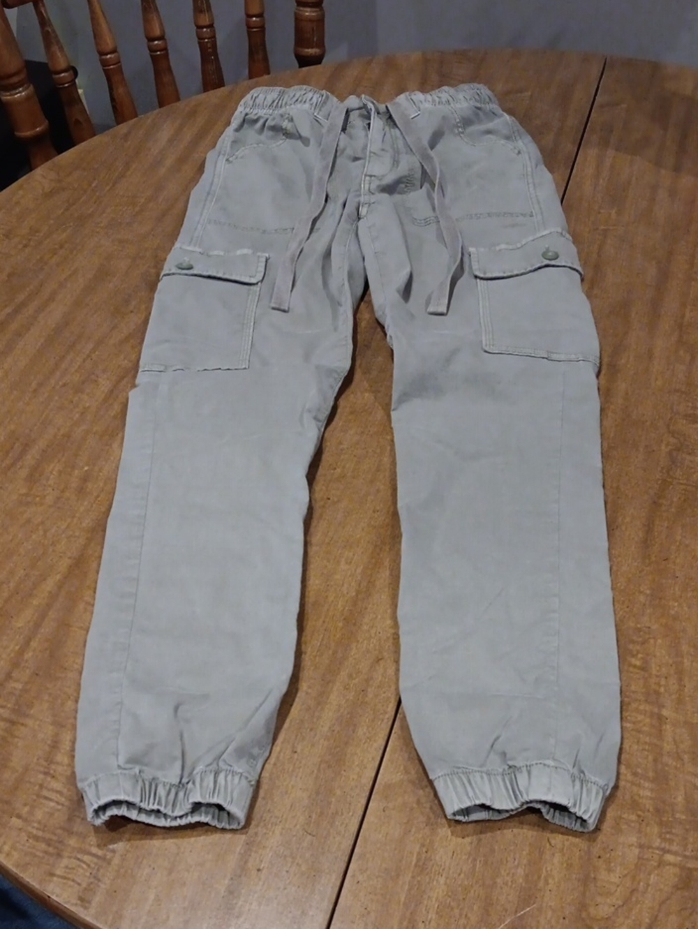 American Eagle Outfitters Light Gray Cargo Jogger Pants